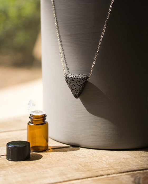 AD's Flower Aromatherapy Essential Oil Diffuser Perfume Necklace Locket  Pendant And 7 Colours Lava Stone Beads and 24
